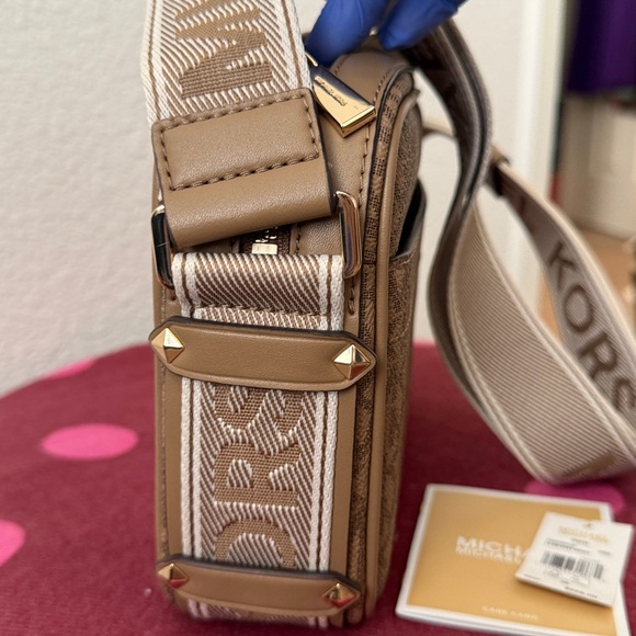 Michael Kors Maeve LG EW Pocket Crossbody MK Logo Husk Wide Strap NWT - Picture 6 of 11